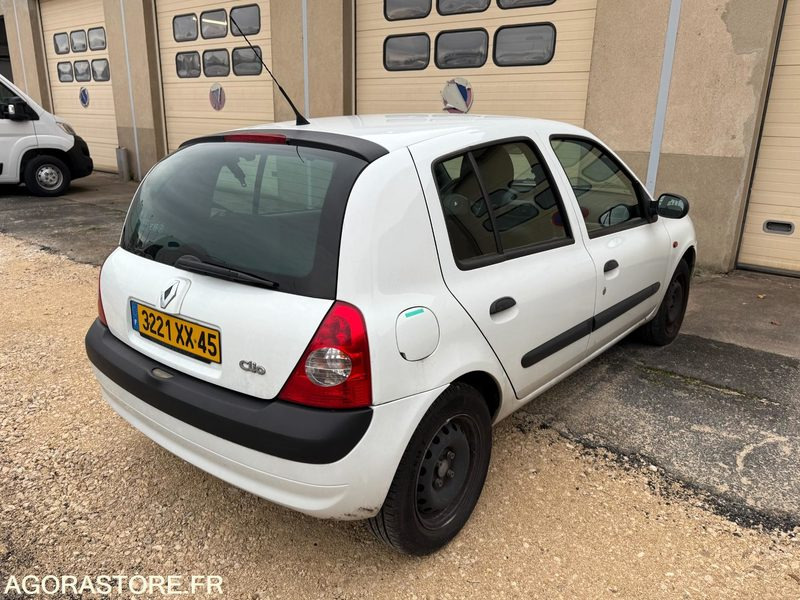 RENAULT CLIO - 2002 - 160000 KM - Coche: foto 3 RENAULT CLIO - 2002 - 160000 KM - Coche: foto 3