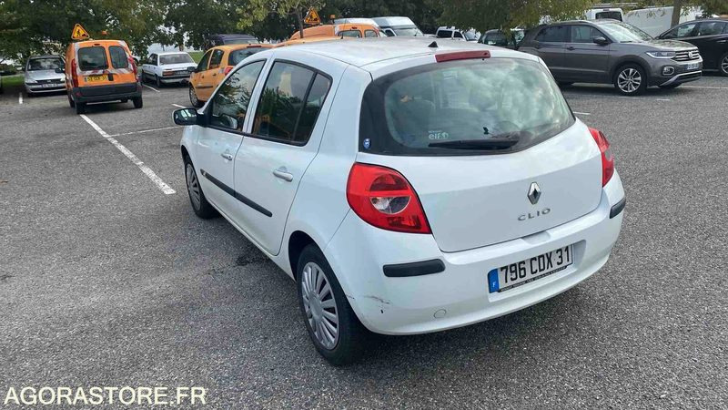 RENAULT CLIO - 2008 - 171835 KM - Coche: foto 3 RENAULT CLIO - 2008 - 171835 KM - Coche: foto 3
