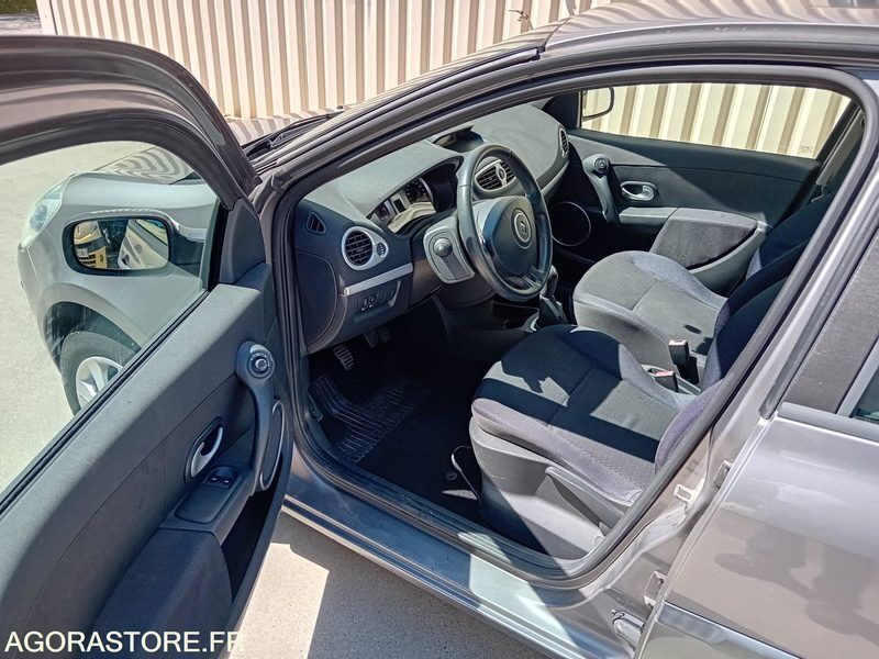 RENAULT CLIO 3 1.5 DCI 70 dynamique - 2009 - 179000 KM - CQ301CE - Coche: foto 5 RENAULT CLIO 3 1.5 DCI 70 dynamique - 2009 - 179000 KM - CQ301CE - Coche: foto 5