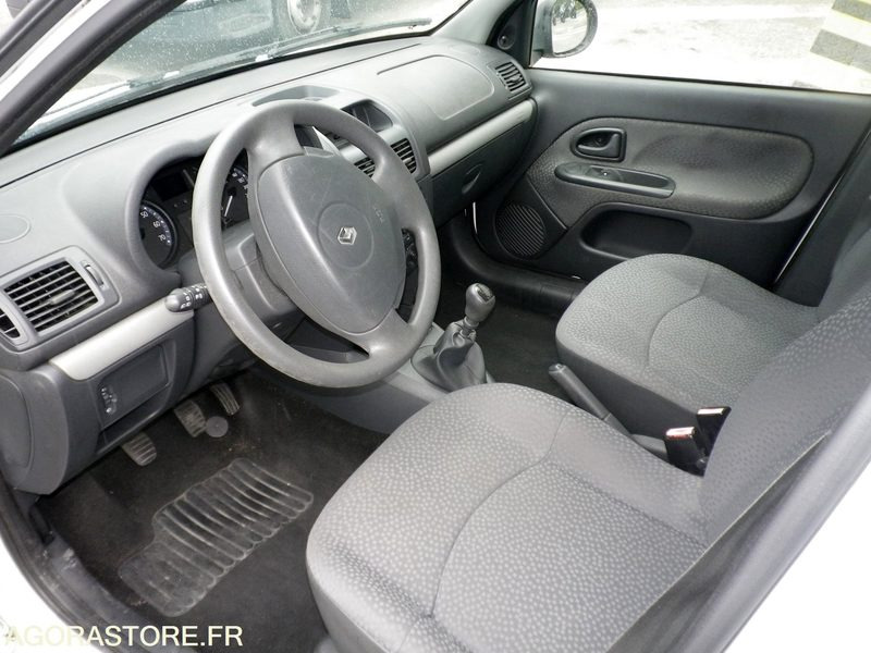 RENAULT CLIO CAMPUS 1.2 16V 75CH - Coche: foto 5 RENAULT CLIO CAMPUS 1.2 16V 75CH - Coche: foto 5