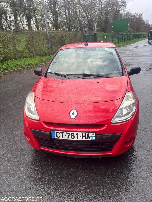 RENAULT - CLIO III (1.5 DCI) - DIESEL - 212000 kms - année 2013 - Coche: foto 3 RENAULT - CLIO III (1.5 DCI) - DIESEL - 212000 kms - année 2013 - Coche: foto 3