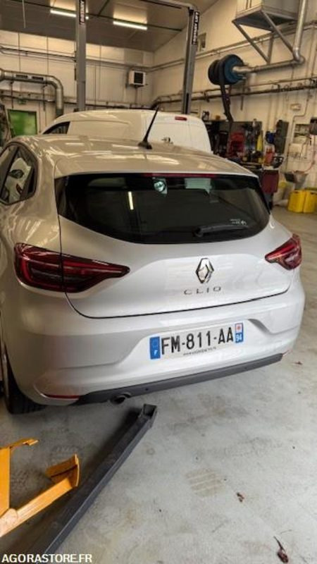 RENAULT CLIO V Diesel - 35000km - 2019 - Coche: foto 2 RENAULT CLIO V Diesel - 35000km - 2019 - Coche: foto 2