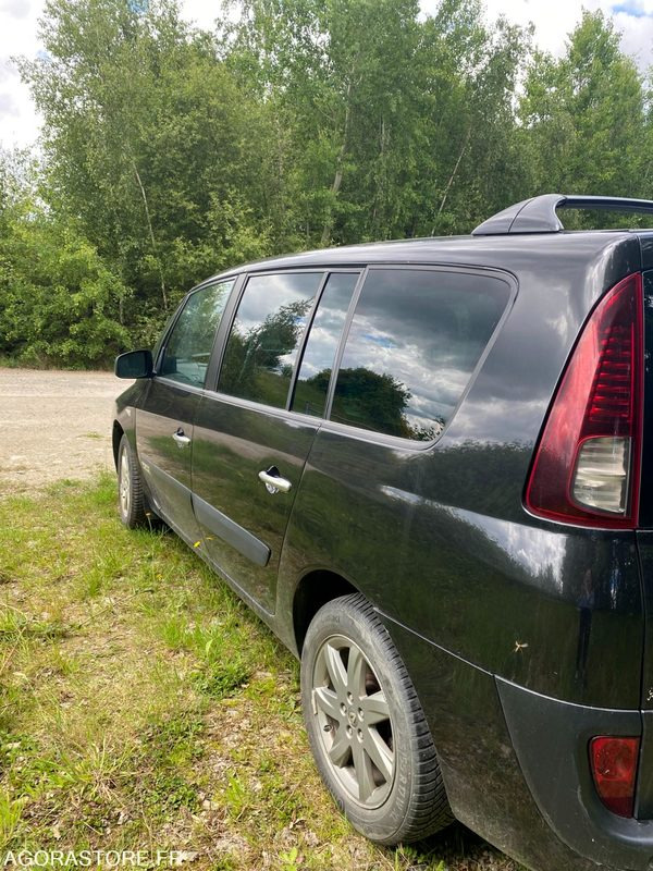 RENAULT ESPACE / 182 000 KM / 2011 / BY-961-XJ - Coche: foto 4 RENAULT ESPACE / 182 000 KM / 2011 / BY-961-XJ - Coche: foto 4