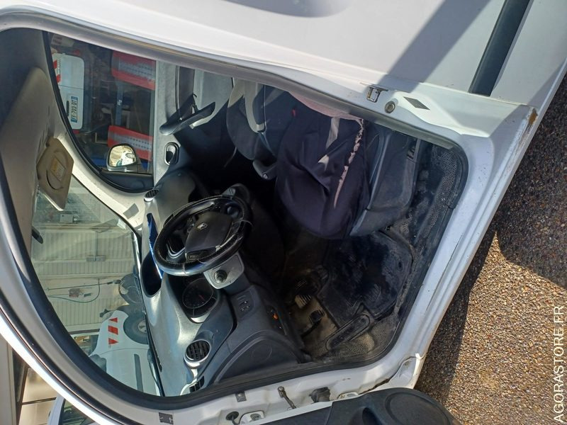 RENAULT KANGOO / REF SCP : 957 - Furgón: foto 4 RENAULT KANGOO / REF SCP : 957 - Furgón: foto 4