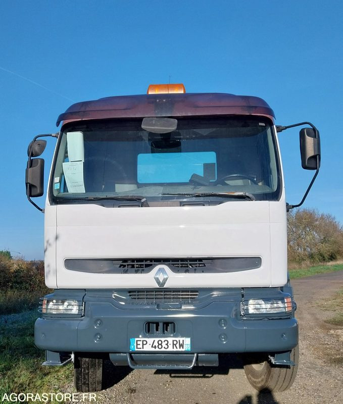 RENAULT KERAX 370-26 / 2004 / 715710 Km avec peinture neuve - Chasis camión: foto 5 RENAULT KERAX 370-26 / 2004 / 715710 Km avec peinture neuve - Chasis camión: foto 5