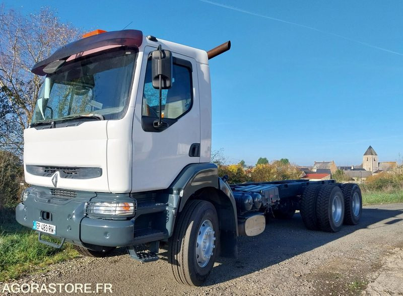 RENAULT KERAX 370-26 / 2004 / 715710 Km avec peinture neuve - Chasis camión: foto 1 RENAULT KERAX 370-26 / 2004 / 715710 Km avec peinture neuve - Chasis camión: foto 1