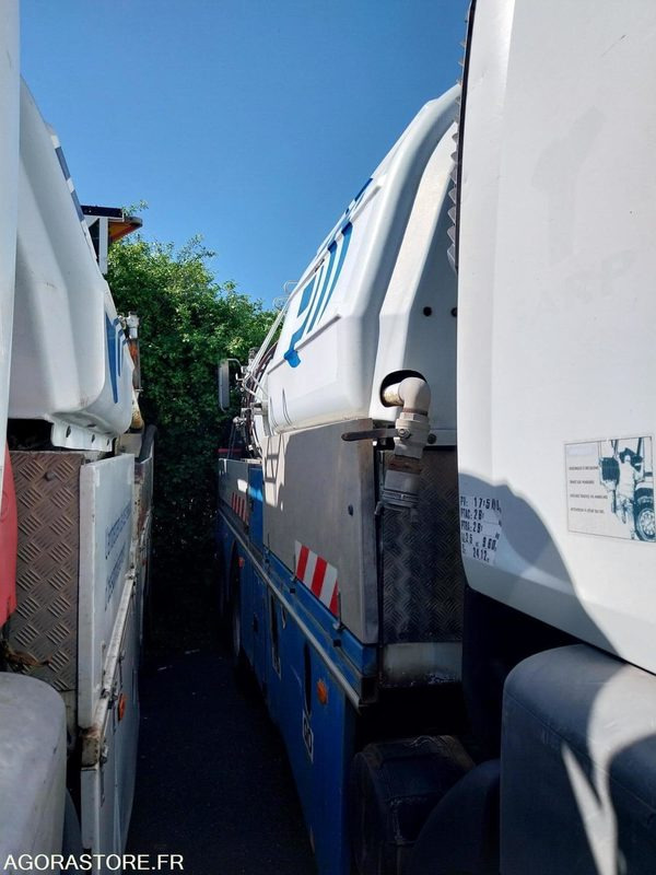 RENAULT Kerax Hydrocureur HUWER 2003 (388535Km) ROULANT EXPORT UNIQUEMENT - Limpieza de alcantarillado: foto 2 RENAULT Kerax Hydrocureur HUWER 2003 (388535Km) ROULANT EXPORT UNIQUEMENT - Limpieza de alcantarillado: foto 2