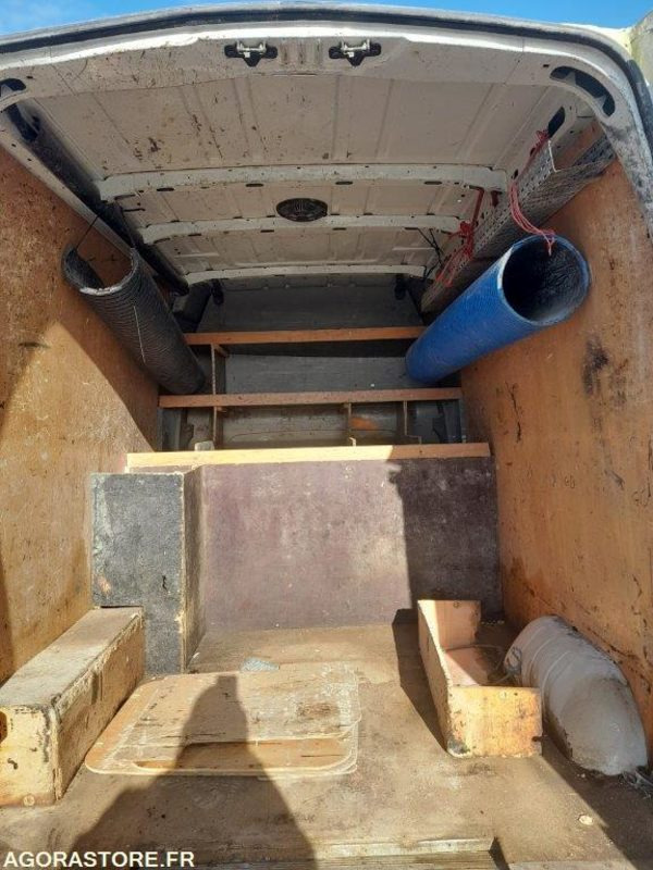 RENAULT MASTER - 2012 - 241500 KM - Furgón: foto 4 RENAULT MASTER - 2012 - 241500 KM - Furgón: foto 4