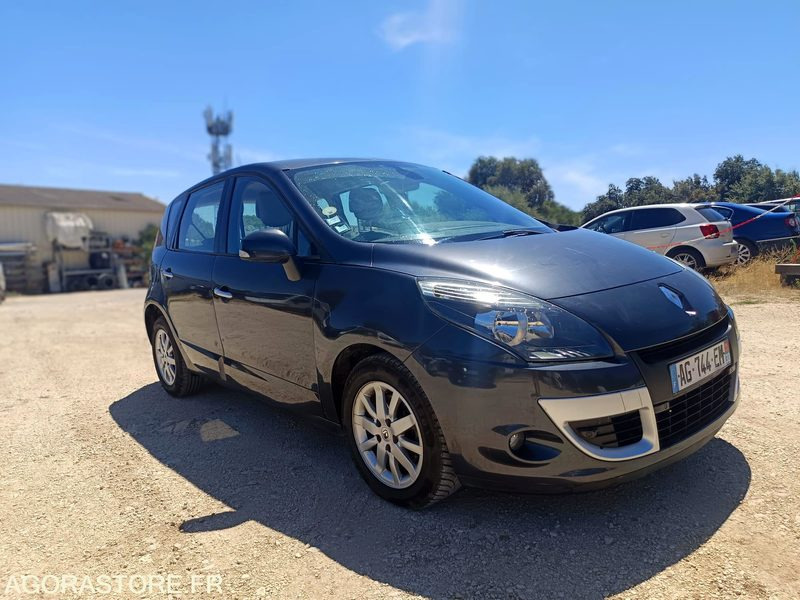 RENAULT SCENIC III 1.5 DCI 110CV - 2009 - 155000KMS - Coche: foto 4 RENAULT SCENIC III 1.5 DCI 110CV - 2009 - 155000KMS - Coche: foto 4