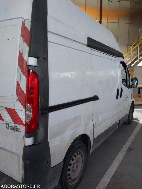 RENAULT TRAFIC 2007 - Furgón: foto 5 RENAULT TRAFIC 2007 - Furgón: foto 5