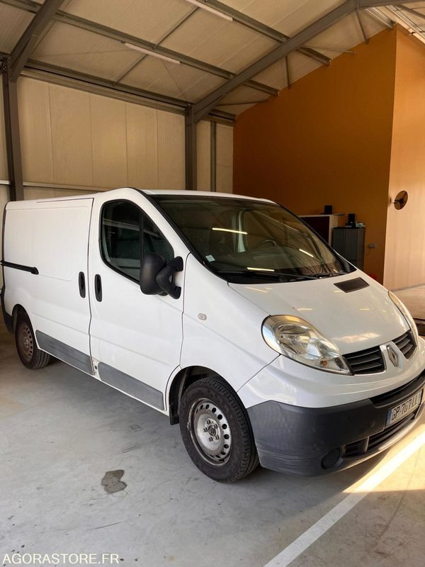 RENAULT TRAFIC 2008 2.0 DCI 214.000KM MOTEUR ECHANGE STANDARD - Furgón: foto 2 RENAULT TRAFIC 2008 2.0 DCI 214.000KM MOTEUR ECHANGE STANDARD - Furgón: foto 2