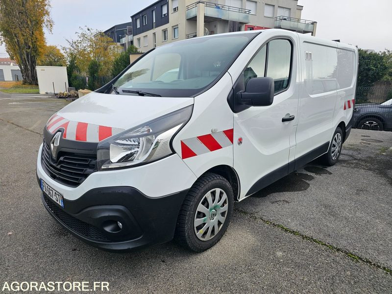 RENAULT TRAFIC - 2018 - 173355KM - FA667ST - Furgón: foto 1 RENAULT TRAFIC - 2018 - 173355KM - FA667ST - Furgón: foto 1