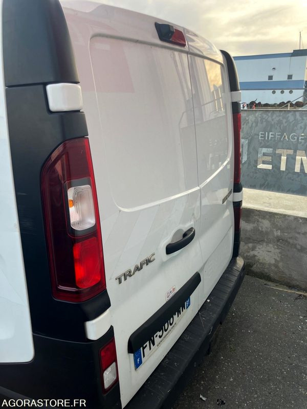 RENAULT TRAFIC - 2020 / 195994km (FN-908-WW) - Furgón: foto 3 RENAULT TRAFIC - 2020 / 195994km (FN-908-WW) - Furgón: foto 3