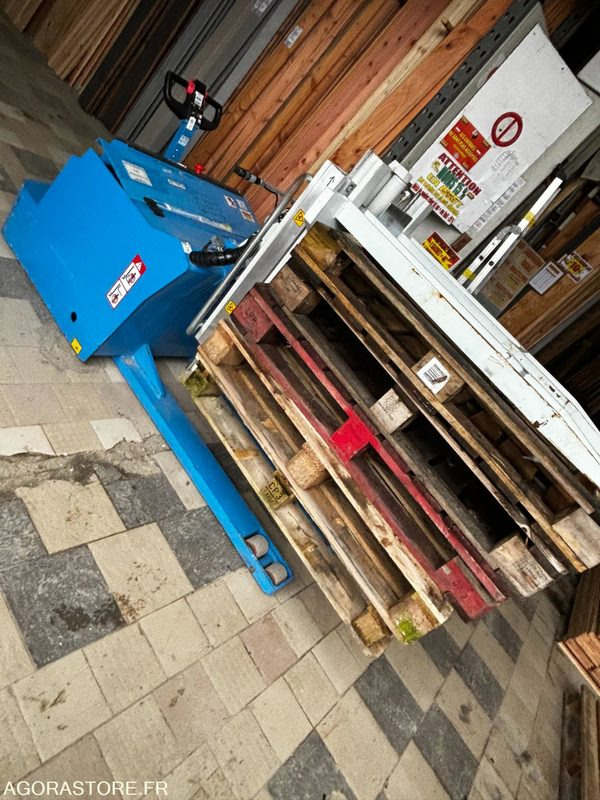 RETOURNEUR DE PALETTES autonome transpalette - Herramienta/ Equipo: foto 2 RETOURNEUR DE PALETTES autonome transpalette - Herramienta/ Equipo: foto 2