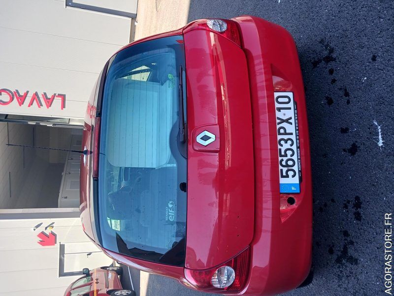 Renault Clio 2009 - 63 389 km 5653px10 - Coche: foto 4 Renault Clio 2009 - 63 389 km 5653px10 - Coche: foto 4
