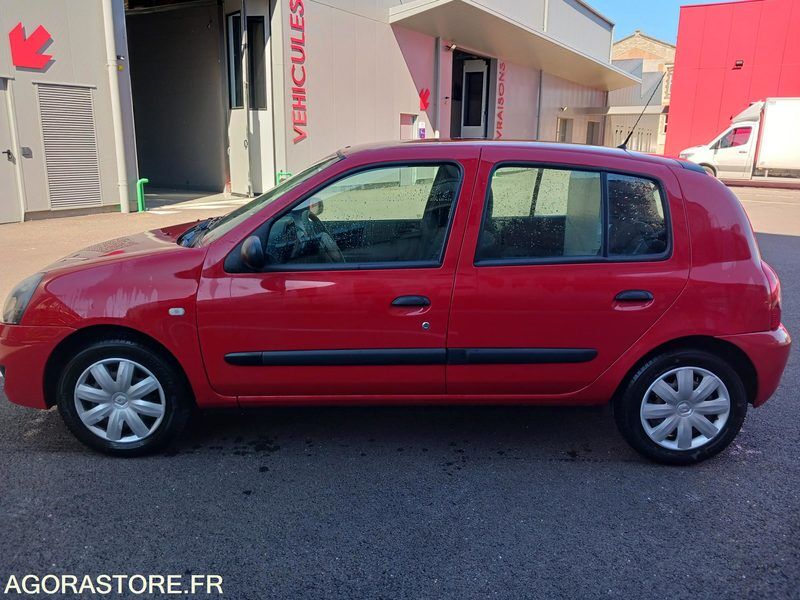Renault Clio 2009 - 63 389 km 5653px10 - Coche: foto 1 Renault Clio 2009 - 63 389 km 5653px10 - Coche: foto 1