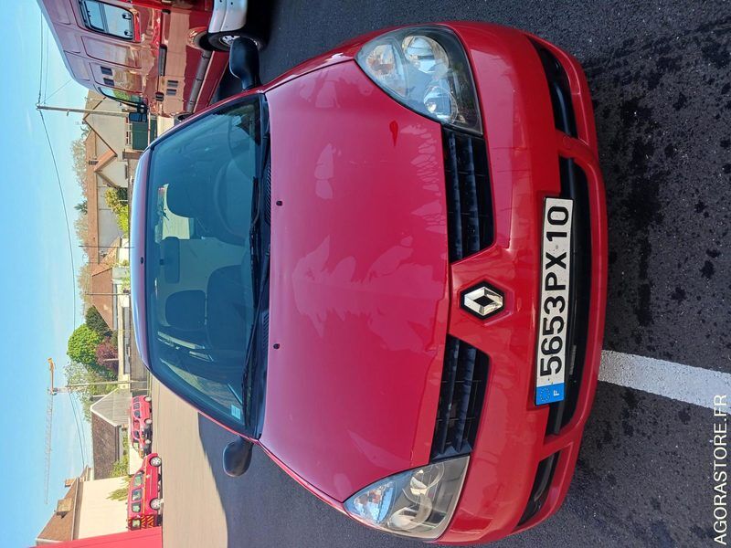 Renault Clio 2009 - 63 389 km 5653px10 - Coche: foto 2 Renault Clio 2009 - 63 389 km 5653px10 - Coche: foto 2