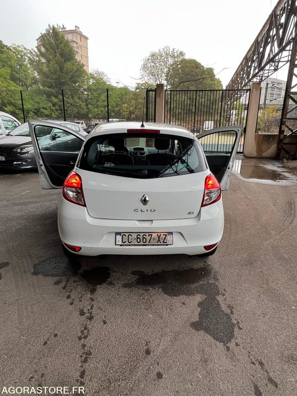 Coche Renault Clio - 2012 - 172000kms: foto 13