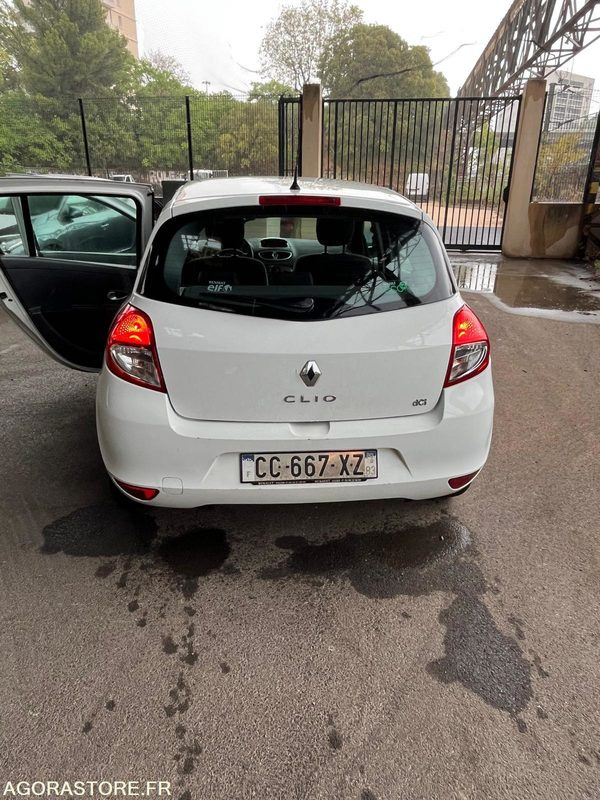 Coche Renault Clio - 2012 - 172000kms: foto 16