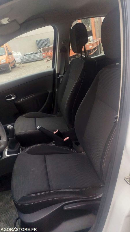Renault - Clio - 2012 - 172874 kms - Coche: foto 3 Renault - Clio - 2012 - 172874 kms - Coche: foto 3