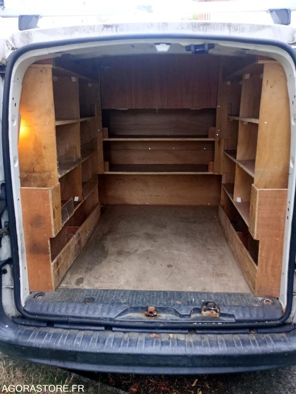 Renault Kangoo 6CV 136506 kms 2009 - Furgoneta pequeña: foto 3 Renault Kangoo 6CV 136506 kms 2009 - Furgoneta pequeña: foto 3