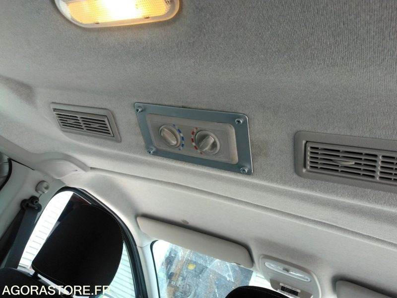 Renault Trafic 2017 114300 kms - Minibús, Furgoneta de pasajeros: foto 5 Renault Trafic 2017 114300 kms - Minibús, Furgoneta de pasajeros: foto 5