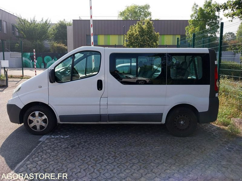 Renault Trafic 9 places DA-953-LM de 2013 avec 135 698 kms - Minibús, Furgoneta de pasajeros: foto 2 Renault Trafic 9 places DA-953-LM de 2013 avec 135 698 kms - Minibús, Furgoneta de pasajeros: foto 2