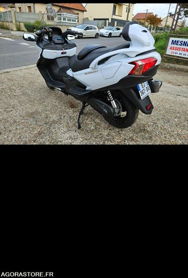 SUZUKI BURGMAN 650 CM3 EXECUTIVE - 2017 - 22 500km - Motocicleta: foto 1 SUZUKI BURGMAN 650 CM3 EXECUTIVE - 2017 - 22 500km - Motocicleta: foto 1
