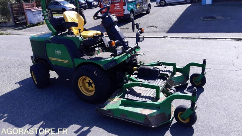 TONDEUSE FRONTALE JOHN DEERE - Cortacésped: foto 1 TONDEUSE FRONTALE JOHN DEERE - Cortacésped: foto 1
