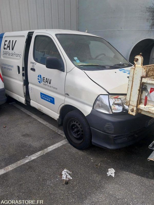 TOYOTA Hiace Fourgon 2008 433360Km NON ROULANT PRO UNIQUEMENT - Furgón: foto 1 TOYOTA Hiace Fourgon 2008 433360Km NON ROULANT PRO UNIQUEMENT - Furgón: foto 1