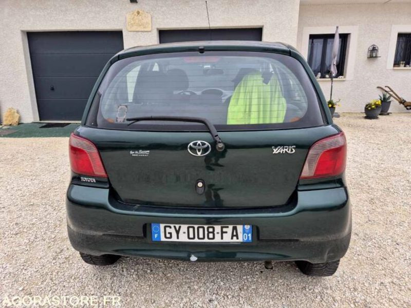 TOYOTA YARIS 1.3 - ESSENCE - 132000 KILOMETRES - Coche: foto 4 TOYOTA YARIS 1.3 - ESSENCE - 132000 KILOMETRES - Coche: foto 4
