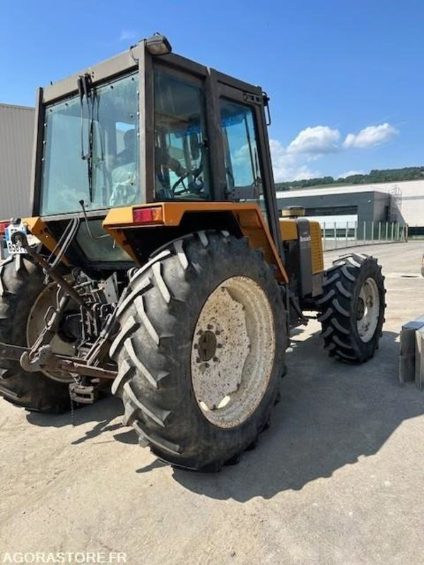 TRACTEUR AGRICOLE RENAULT 110.14 1988 7235 HEURES - Tractor: foto 3 TRACTEUR AGRICOLE RENAULT 110.14 1988 7235 HEURES - Tractor: foto 3