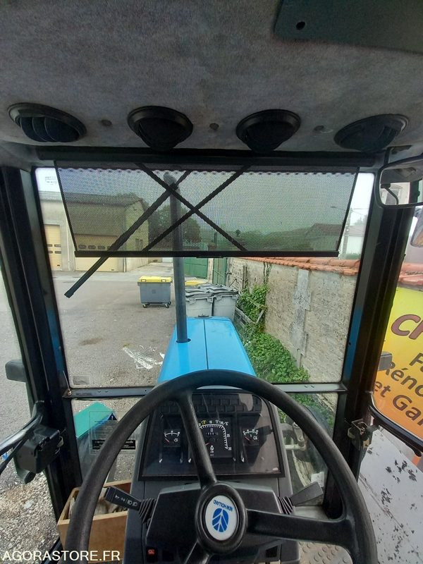 Tractor TRACTEUR NEW HOLLAND: foto 10