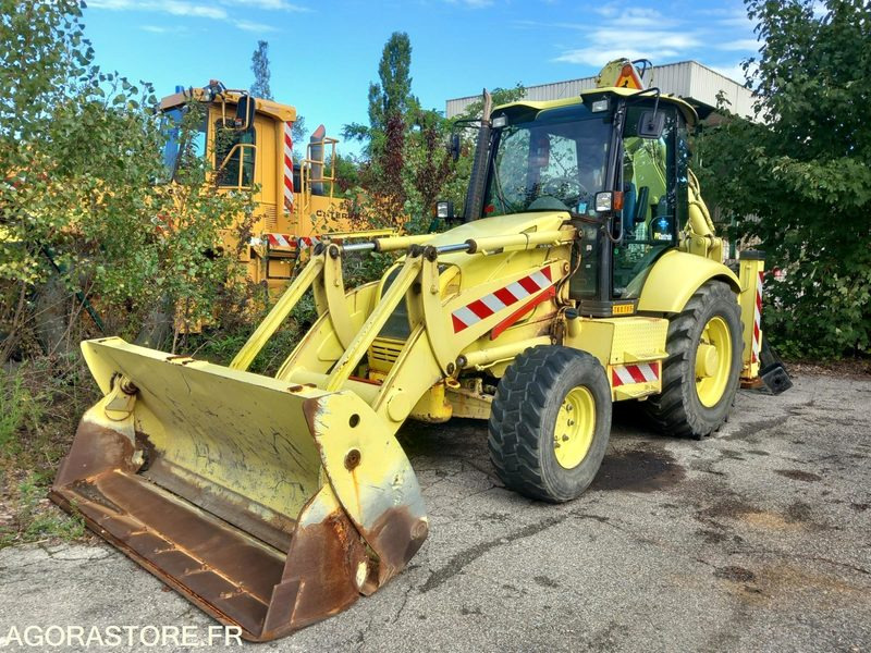 TRACTOPELLE KOMATSU WB 97 R2 (TK0105) - Excavadora: foto 1 TRACTOPELLE KOMATSU WB 97 R2 (TK0105) - Excavadora: foto 1