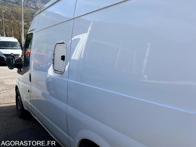UTILITAIRE FORD TRANSIT - 2011 / 160 000 KM - MOTEUR CASSÉ - Furgón: foto 4 UTILITAIRE FORD TRANSIT - 2011 / 160 000 KM - MOTEUR CASSÉ - Furgón: foto 4