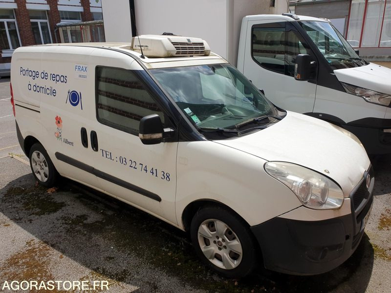Utilitaire frigo FIAT DOBLO - Furgoneta pequeña: foto 1 Utilitaire frigo FIAT DOBLO - Furgoneta pequeña: foto 1