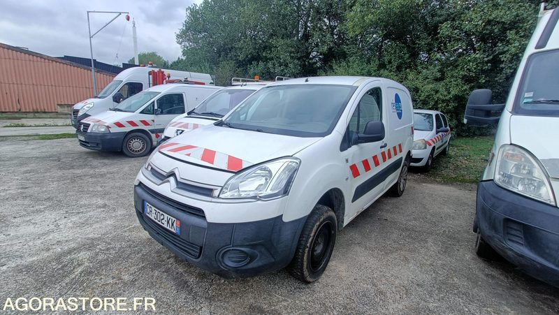 VU FOURGONNETTE CITROEN BERLINGO DANGEL 4X4 (BV changée avec embrayage) - Furgoneta pequeña: foto 1 VU FOURGONNETTE CITROEN BERLINGO DANGEL 4X4 (BV changée avec embrayage) - Furgoneta pequeña: foto 1