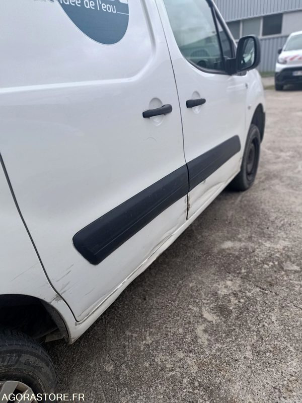 VU FOURGONNETTE CITROEN BERLINGO DANGEL 4X4 (BV changée avec embrayage) - Furgoneta pequeña: foto 5 VU FOURGONNETTE CITROEN BERLINGO DANGEL 4X4 (BV changée avec embrayage) - Furgoneta pequeña: foto 5