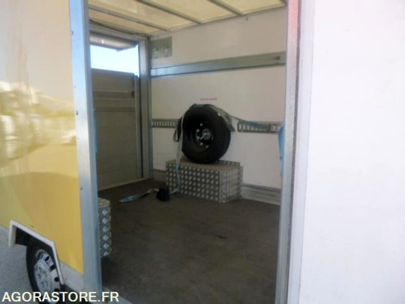 Fiat DUCATO HAYON PACK CARBURANT GNV+SP PETITE CAPACITE - Vehículo comercial ligero: foto 4 Fiat DUCATO HAYON PACK CARBURANT GNV+SP PETITE CAPACITE - Vehículo comercial ligero: foto 4