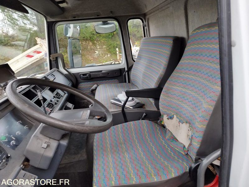 M150-12-C Fourgon/Hayon CX-314-PF - Vehículo comercial ligero: foto 3 M150-12-C Fourgon/Hayon CX-314-PF - Vehículo comercial ligero: foto 3