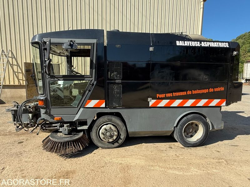 Balayeuse aspiratrice MATHIEUX C 560-2003-6077 Heures - Barredora vial: foto 2 Balayeuse aspiratrice MATHIEUX C 560-2003-6077 Heures - Barredora vial: foto 2