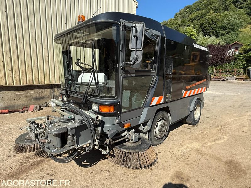 Balayeuse aspiratrice MATHIEUX C 560-2003-6077 Heures - Barredora vial: foto 1 Balayeuse aspiratrice MATHIEUX C 560-2003-6077 Heures - Barredora vial: foto 1