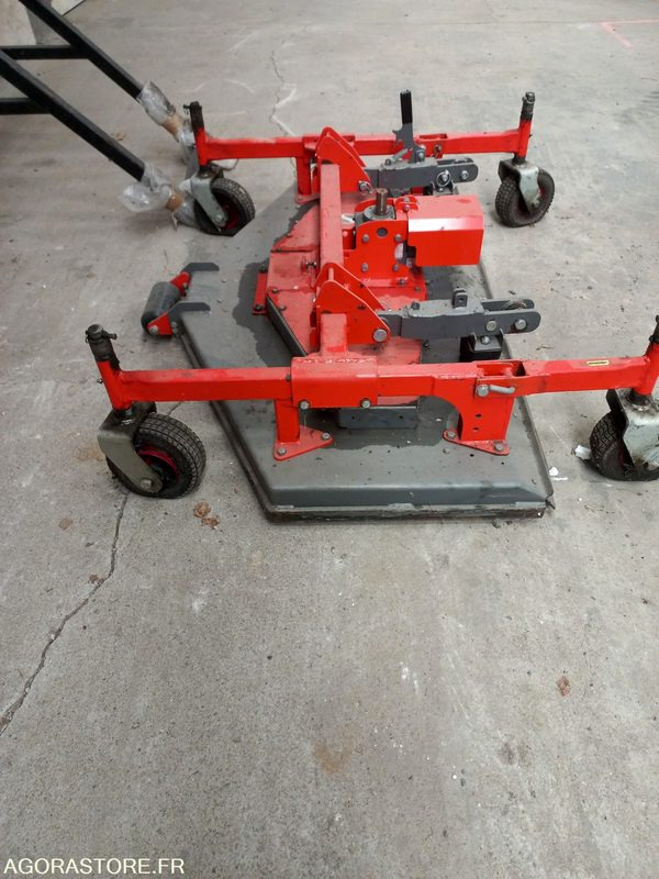 Coupe de tondeuse mulchng Morgneux TMC 150 fixation Kubota - Cortacésped: foto 1 Coupe de tondeuse mulchng Morgneux TMC 150 fixation Kubota - Cortacésped: foto 1