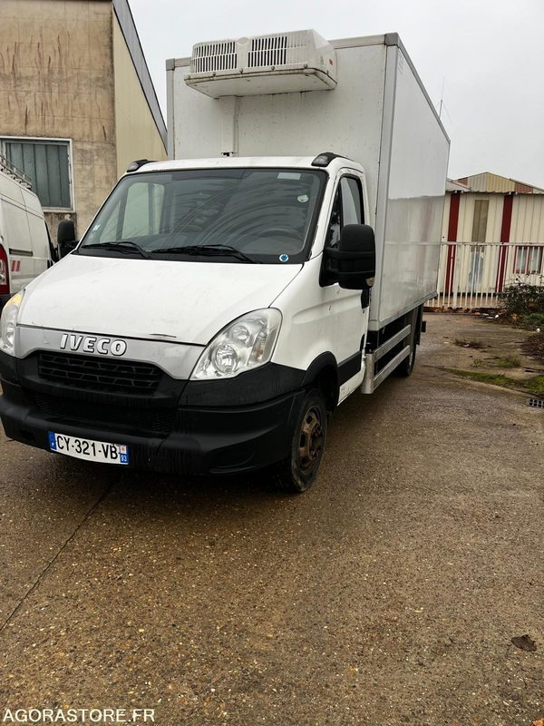 Iveco 35c13 frigorifique 185000km 2013 - Frigorífico furgoneta: foto 1 Iveco 35c13 frigorifique 185000km 2013 - Frigorífico furgoneta: foto 1