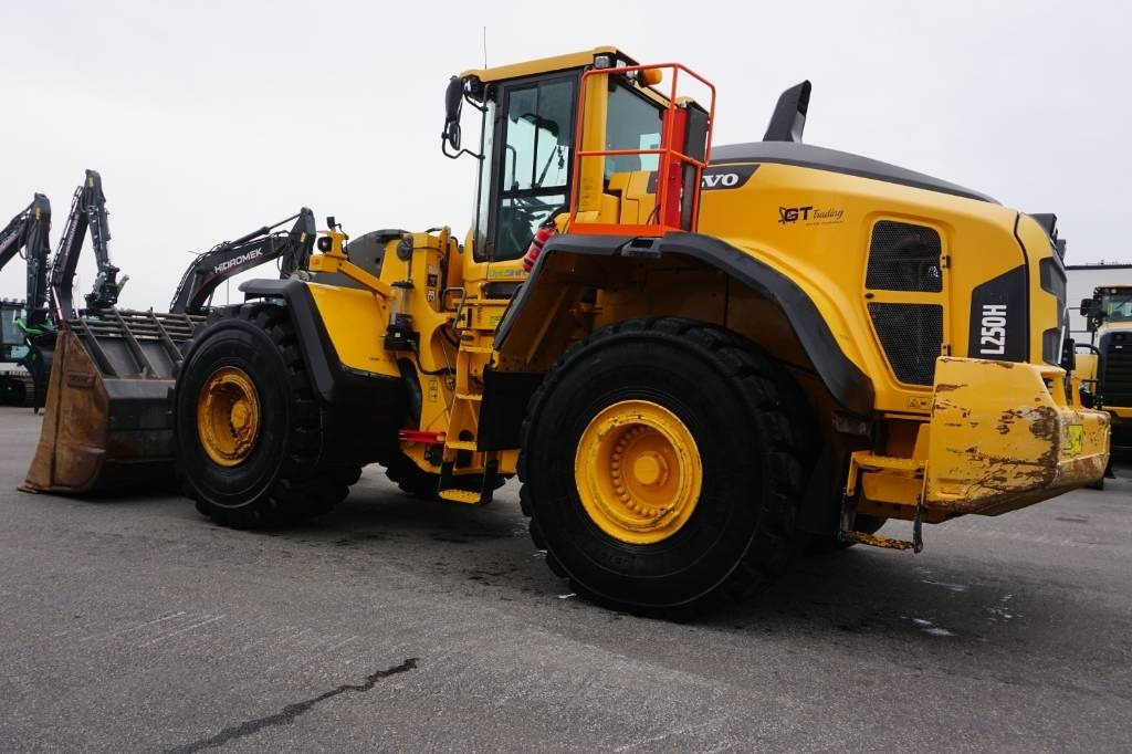 Volvo L250H *Uthyres* - Cargadora de ruedas: foto 3 Volvo L250H *Uthyres* - Cargadora de ruedas: foto 3
