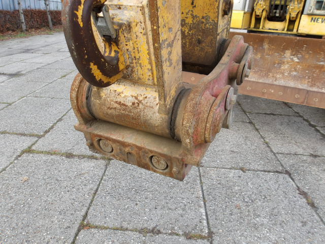 Excavadora de cadenas New Holland E235: foto 15 Excavadora de cadenas New Holland E235: foto 15