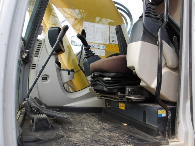 Excavadora de cadenas New Holland E235: foto 6 Excavadora de cadenas New Holland E235: foto 6