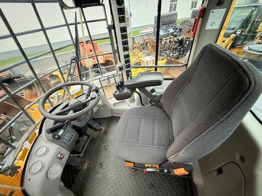 Volvo L110G - Cargadora de ruedas: foto 4 Volvo L110G - Cargadora de ruedas: foto 4
