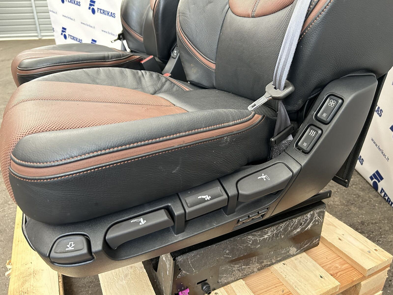 DAF driver and passenger seat set - Asiento para Camión: foto 5 DAF driver and passenger seat set - Asiento para Camión: foto 5