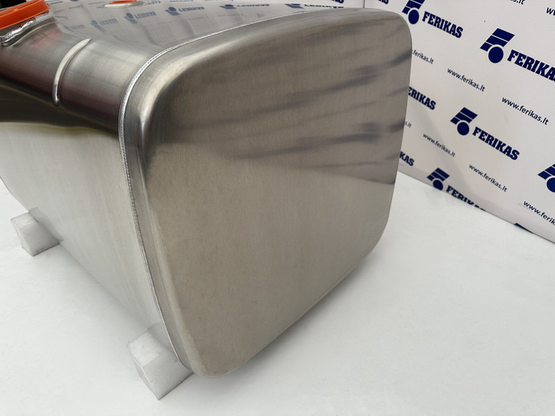 MAN - Depósito de combustible para Camión: foto 2 MAN - Depósito de combustible para Camión: foto 2